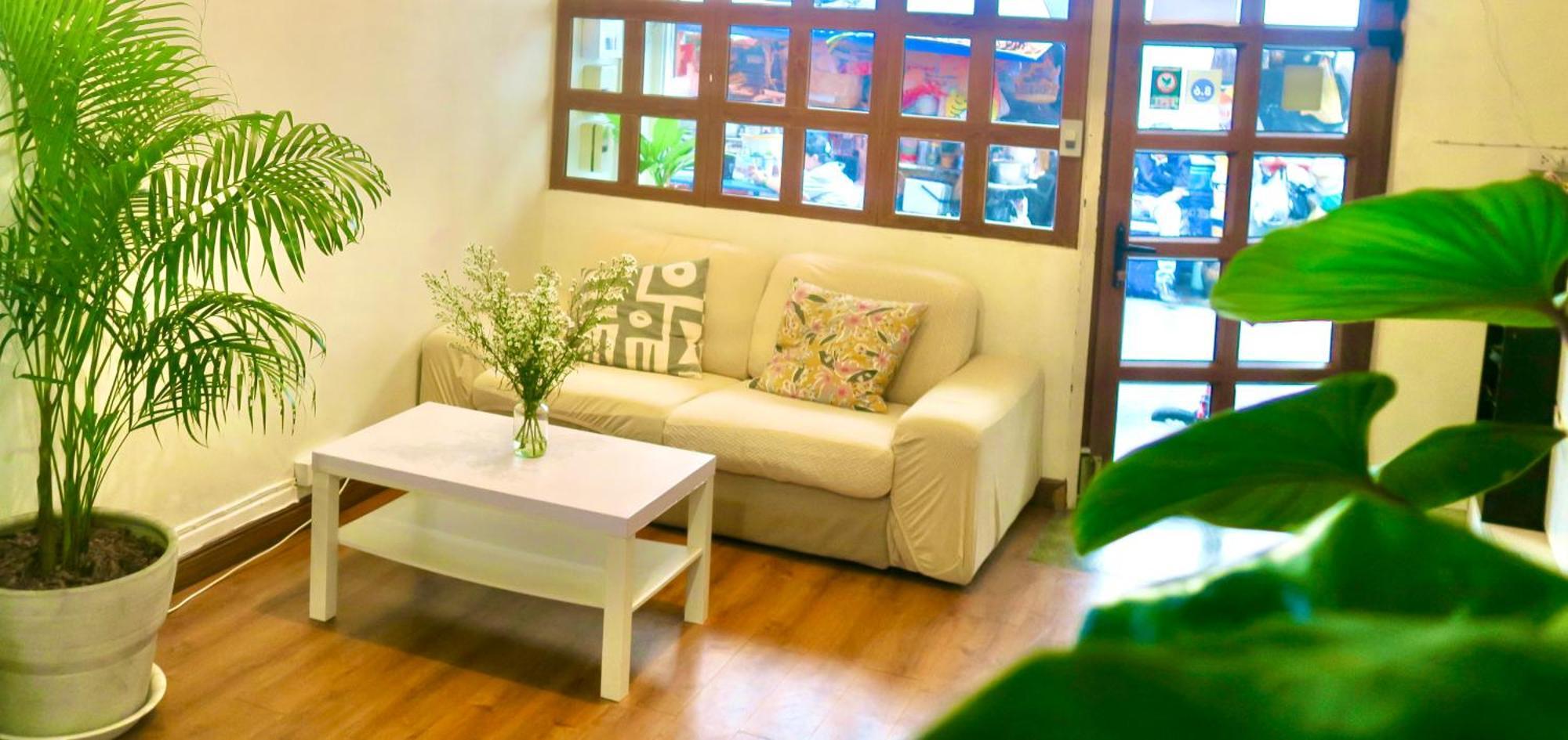 Les Fleurs Bangkok Hostel Exterior photo
