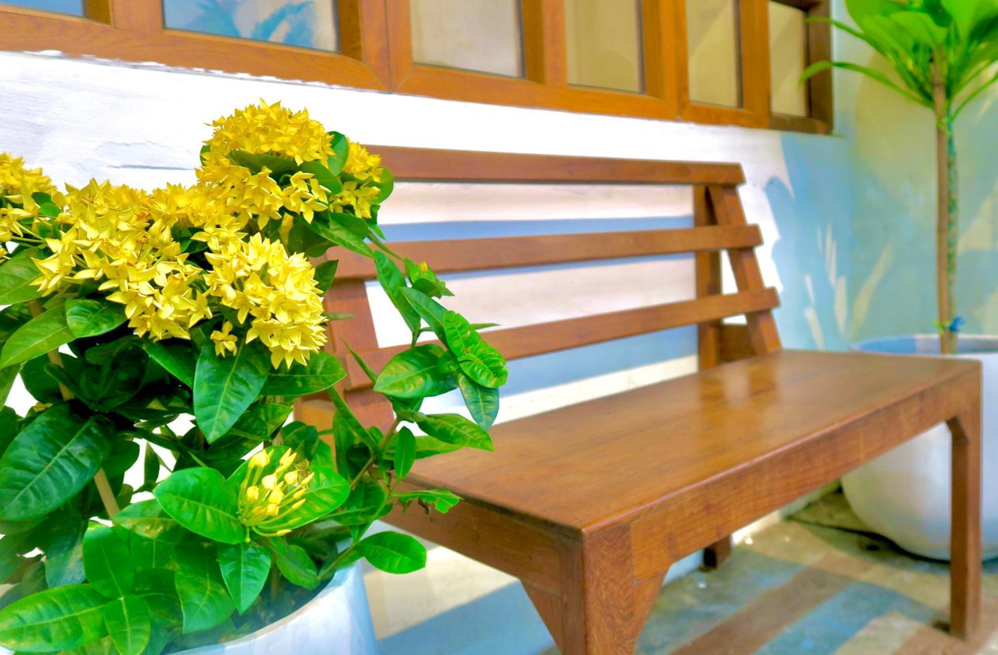 Les Fleurs Bangkok Hostel Exterior photo