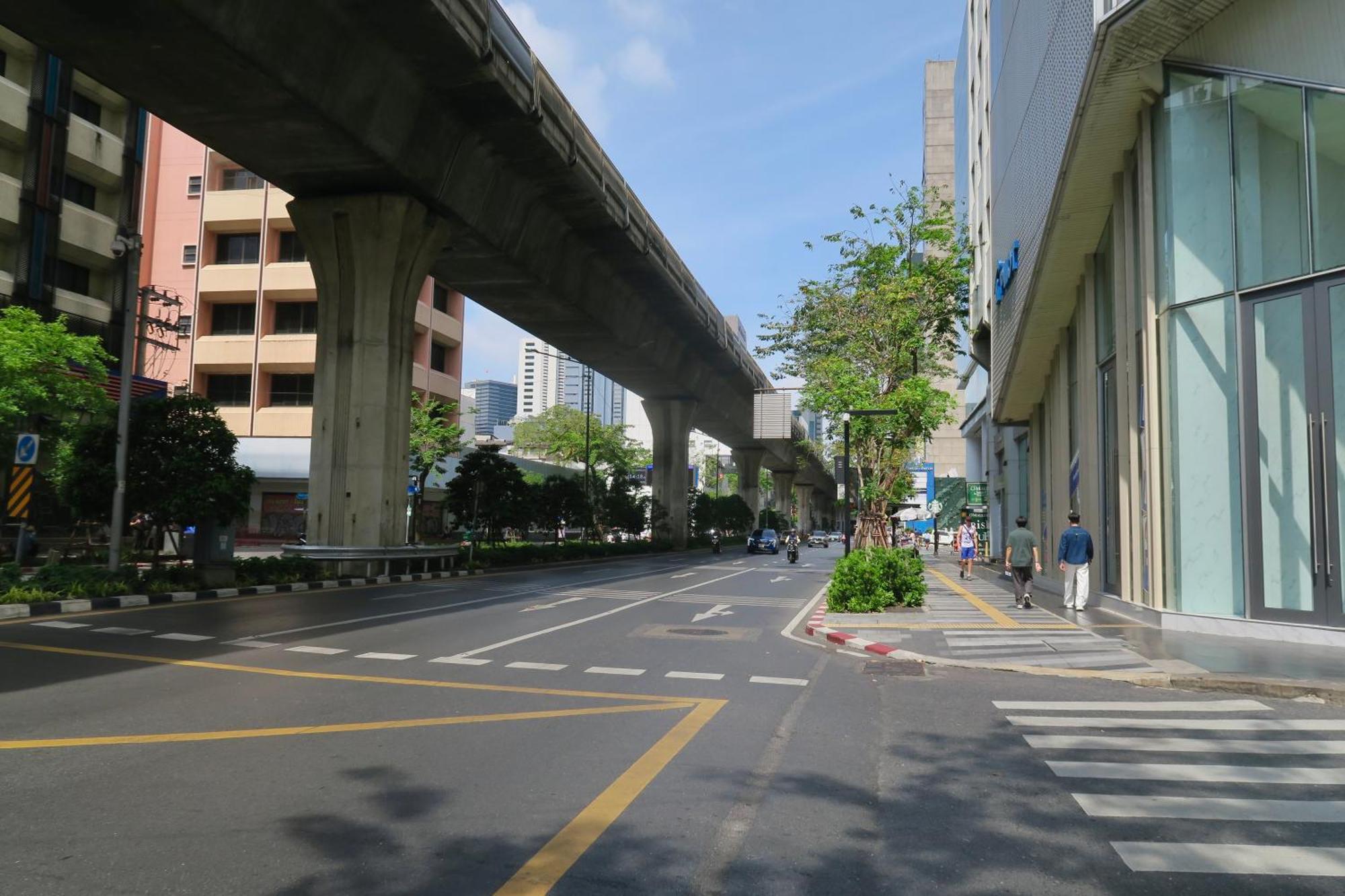 Les Fleurs Bangkok Hostel Exterior photo