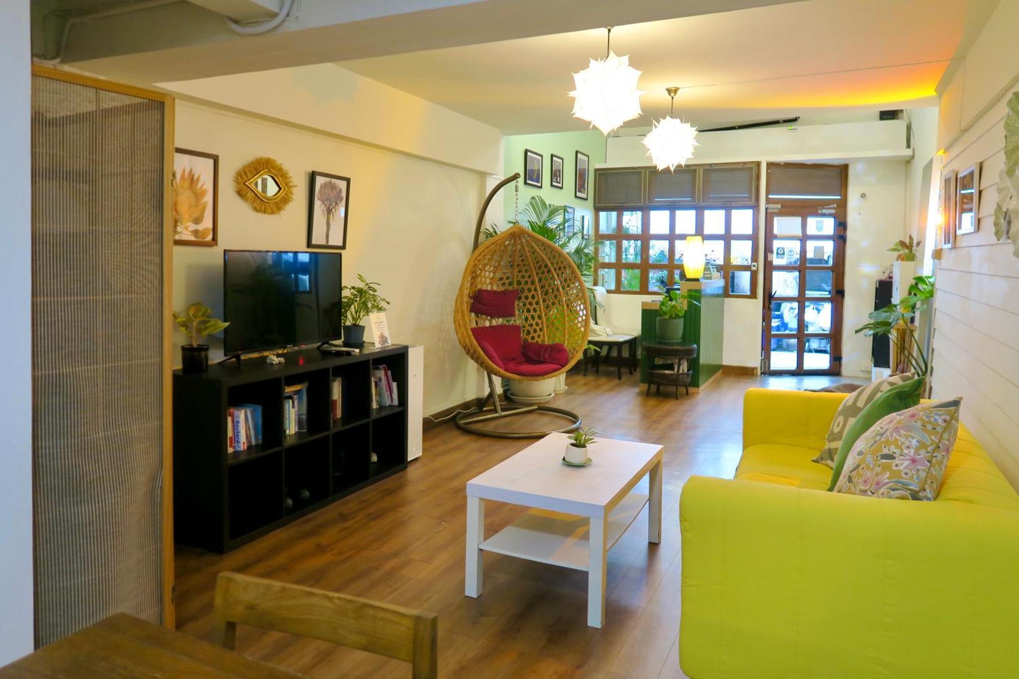 Les Fleurs Bangkok Hostel Exterior photo