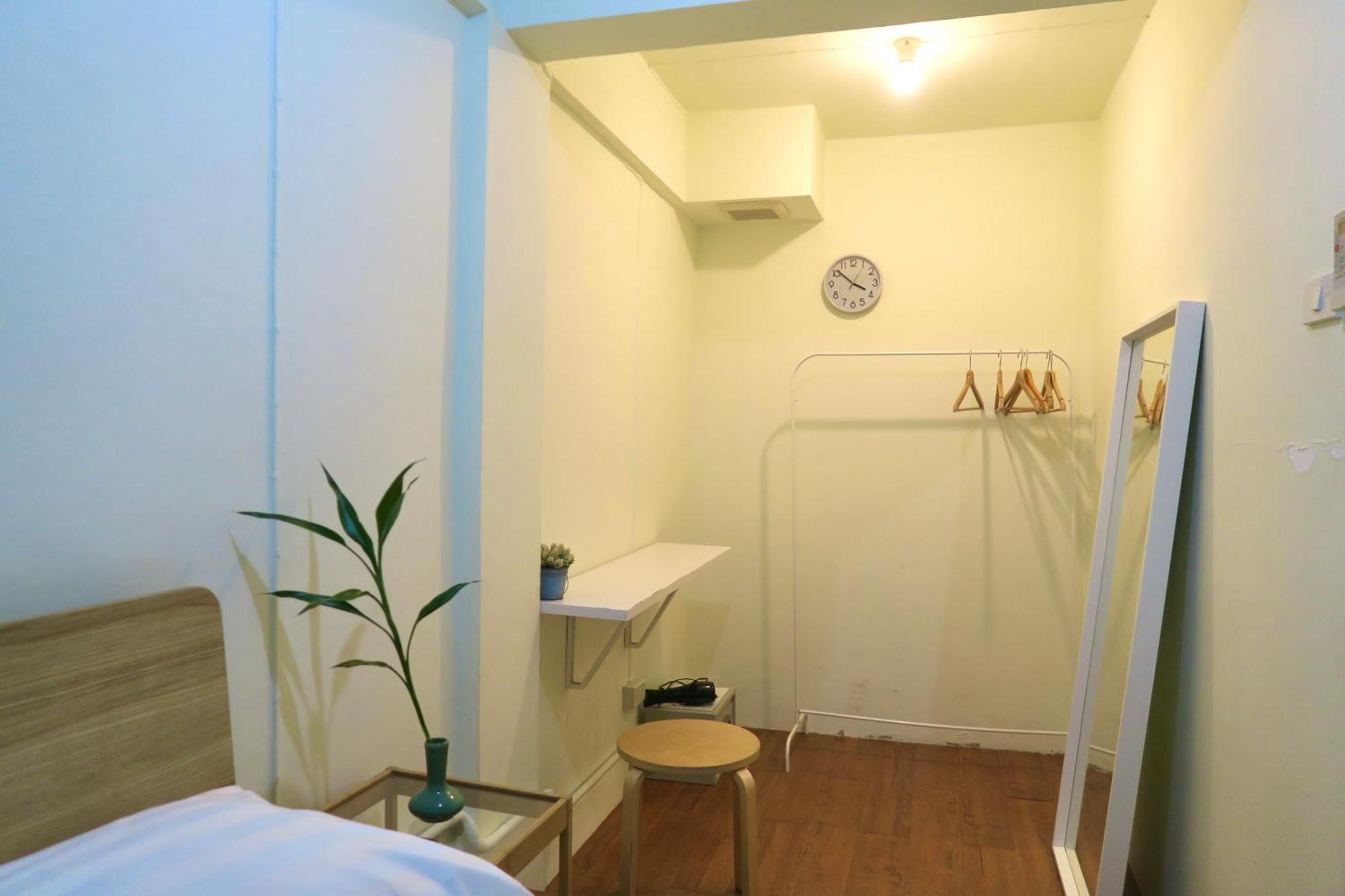 Les Fleurs Bangkok Hostel Exterior photo