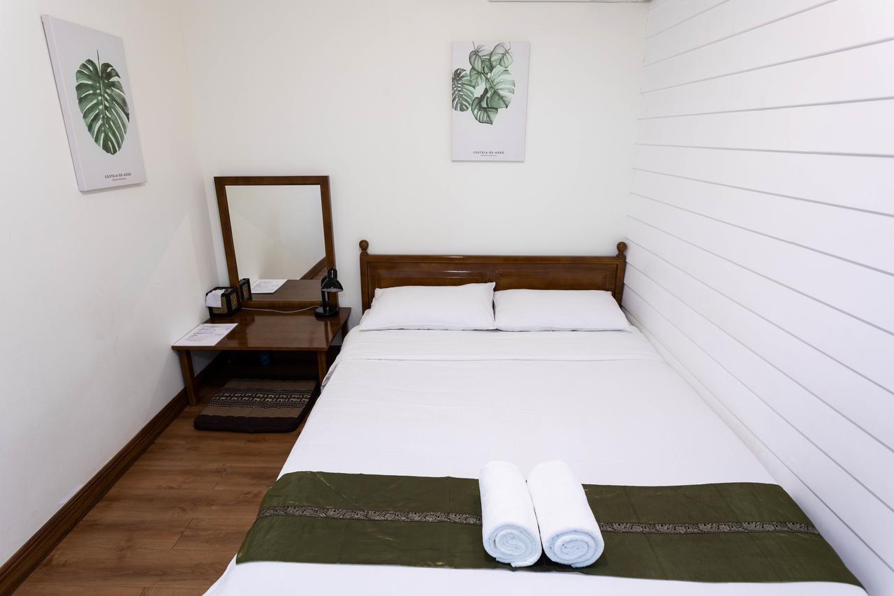Les Fleurs Bangkok Hostel Exterior photo
